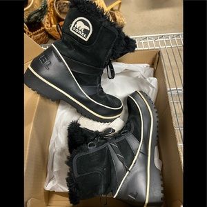 TIVOLI II Black sorel womans boots never worn in box size 8